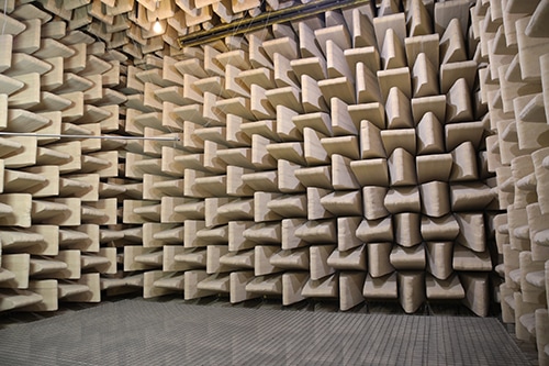 beyerdynamic schalltoter Raum - Absorberkeile