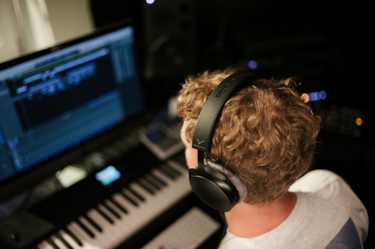 DT700PROX-Dexter-Studio_1